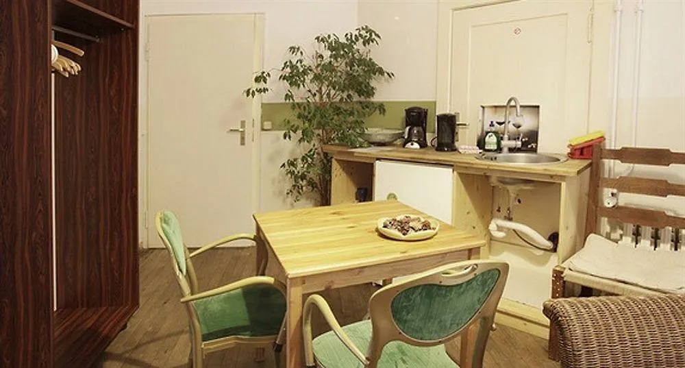 Hotel Overnight Berlin 3*,